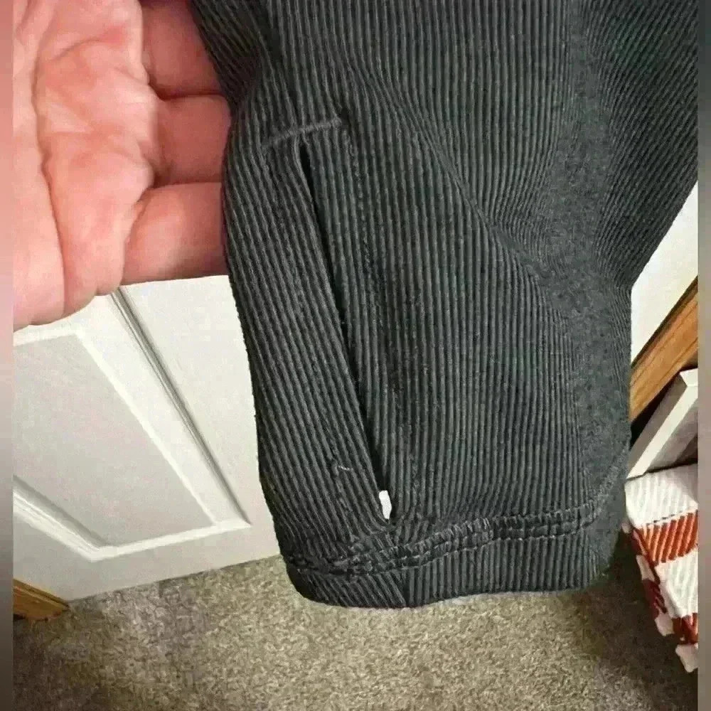 Gaiam Women’s Performance Jacket - Picture 5 of 5